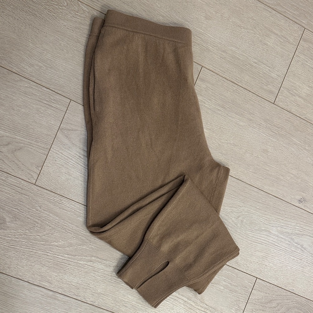 Theory 100% cashmere ladies Tan slit joggers size L